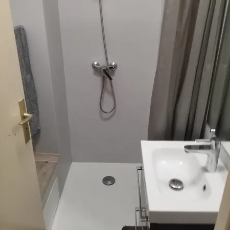 Curistes Les Bains لامالو-ليه-بان