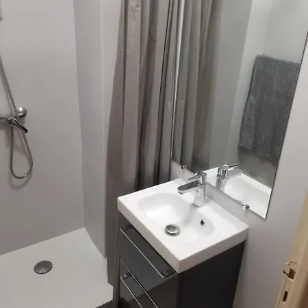Curistes Les Bains شقة *